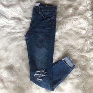 FRAME Le High Skinny Distressed Jean